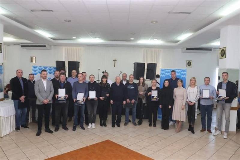 Dodijela priznanja tvrtki Inspecto -  "Zlatna repa" - za dugogodišnju poslovnu suradnju u kontroli šećerne repe